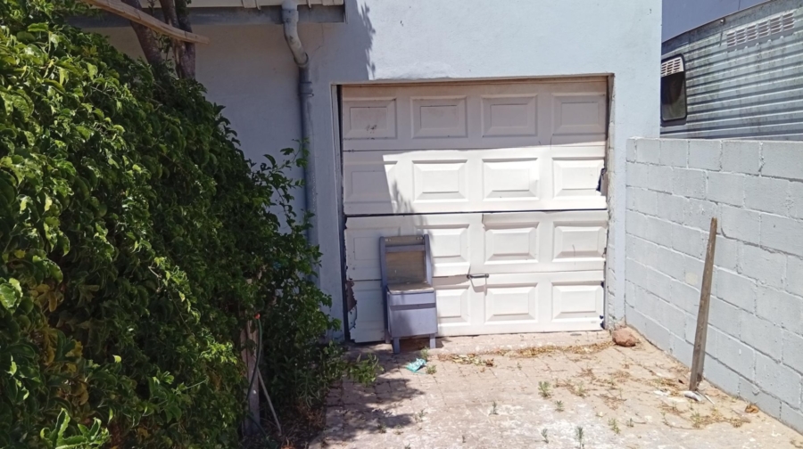 3 Bedroom Property for Sale in Louwville Western Cape